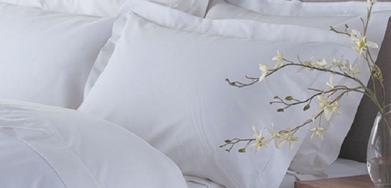 white bedding sets