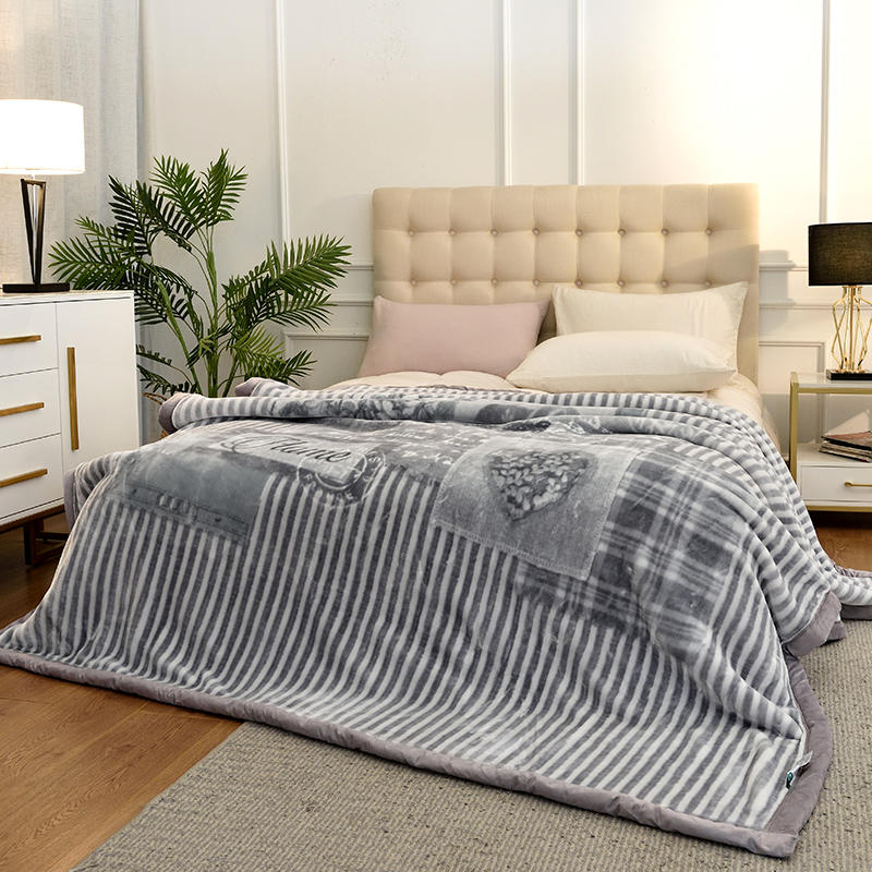 Durable Fleece Blankets Reversible design