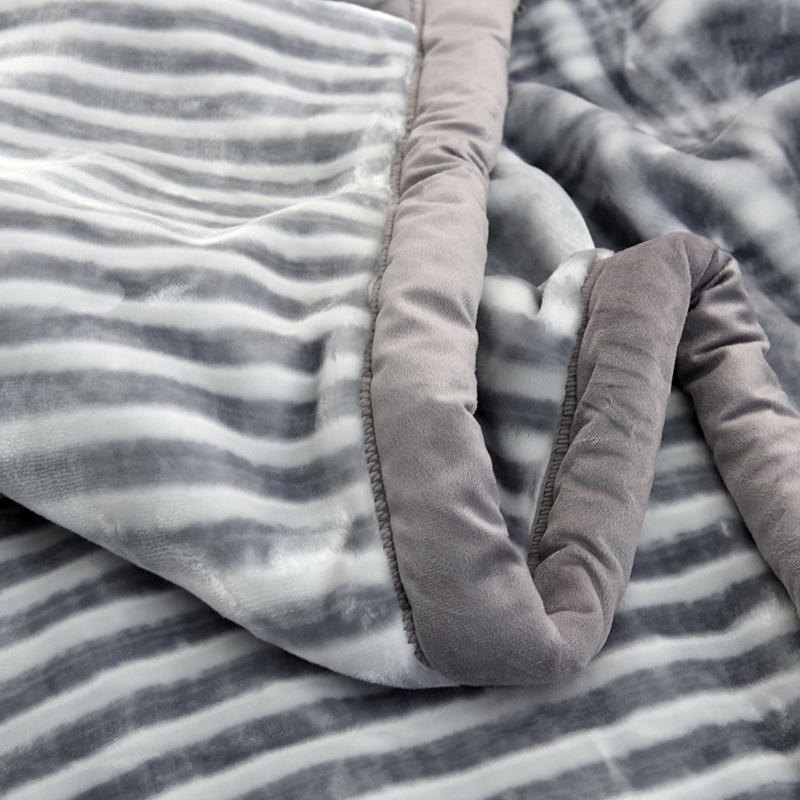 Reversible design Fleece Blankets Deluxe
