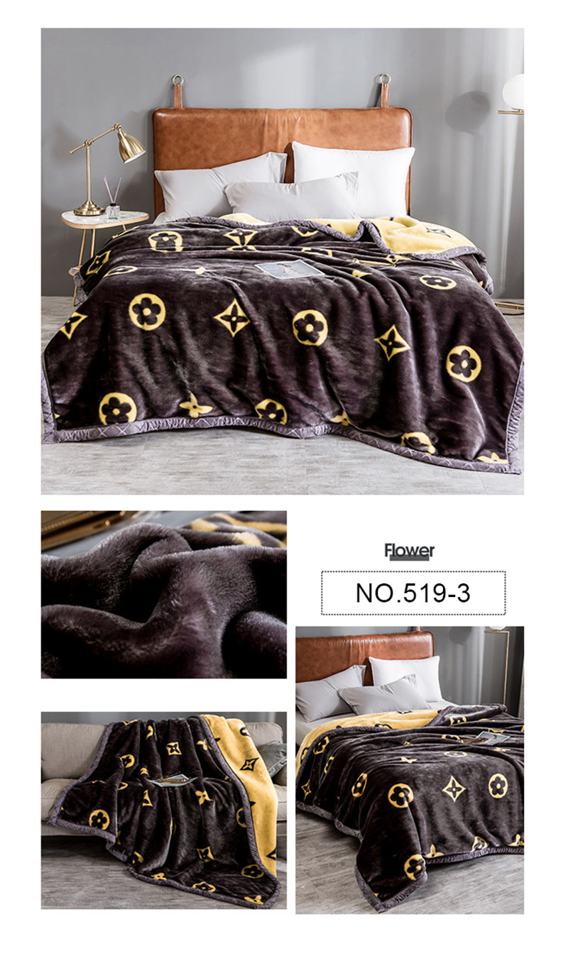 Reversible design Fleece Blanket