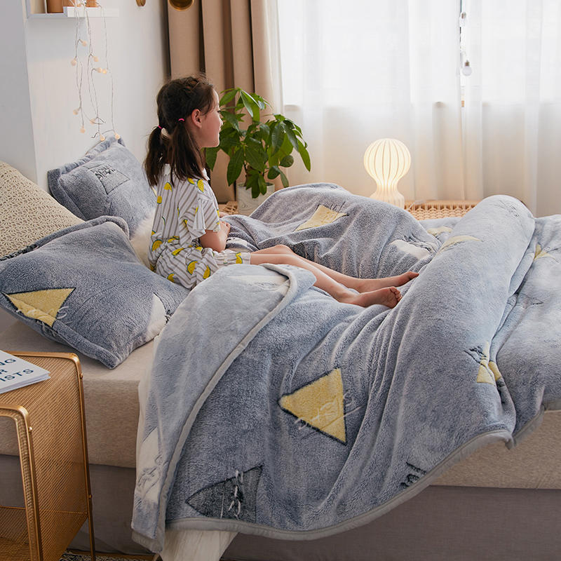 Dual-Sided Polyester Blanket Made in China