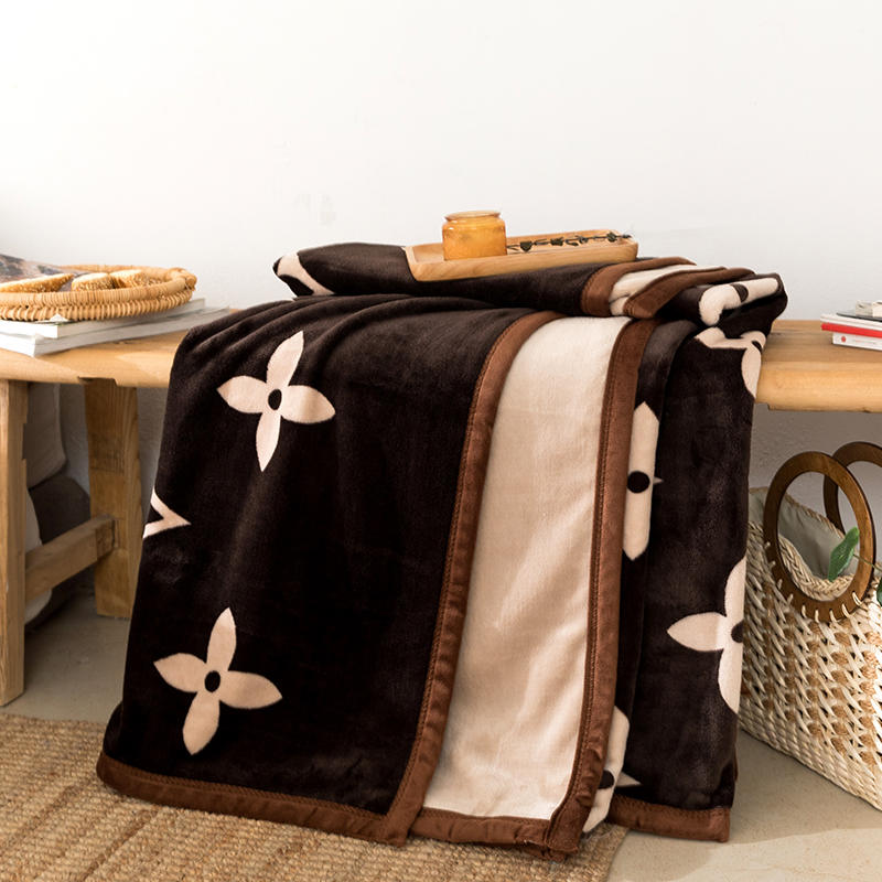 Lightweight Luxury Fleece Blanket