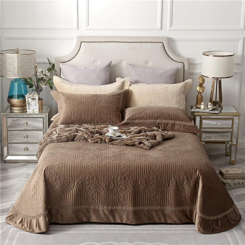 Deluxe Cal King Bedspread