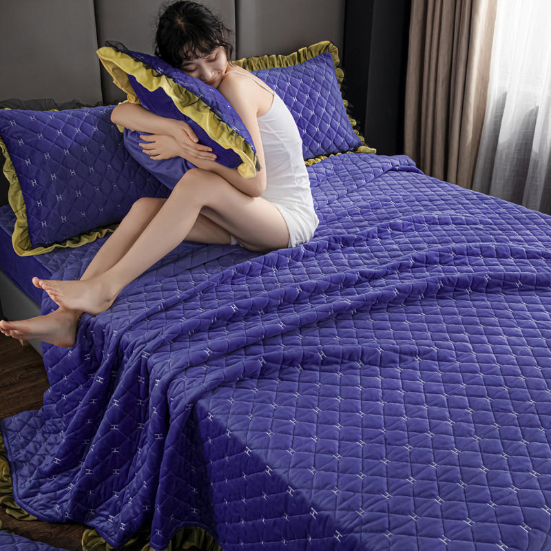 Hot Sale Fashions Bedspread