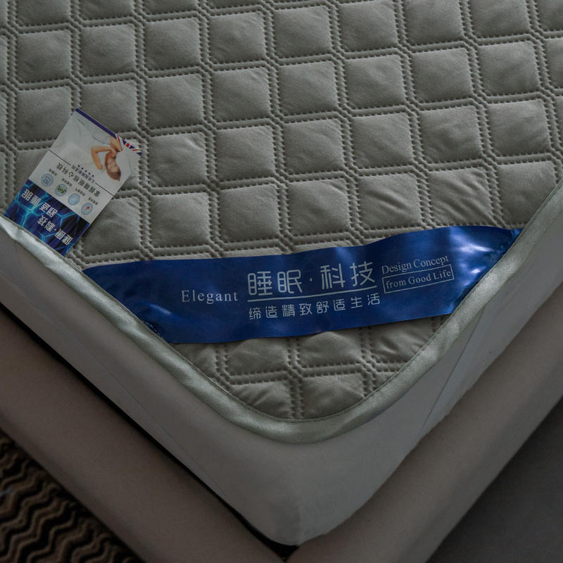 Delicate Discount Waterproof Mattress Cover Sheets