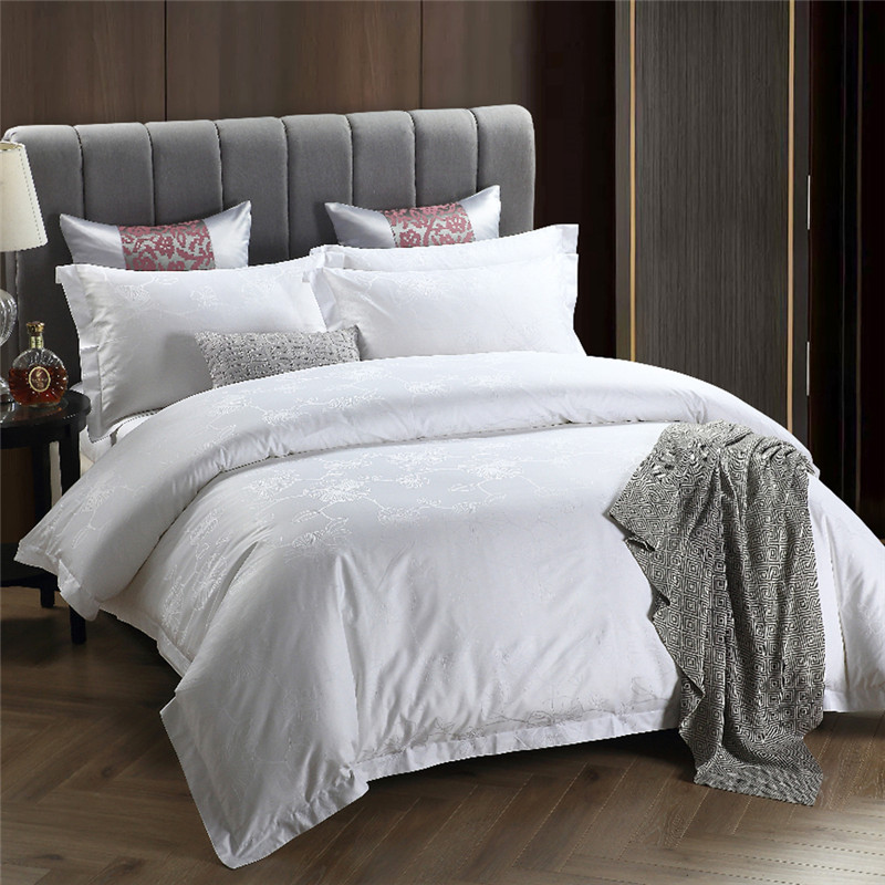 White 800 Thread Count hotel bed sheets