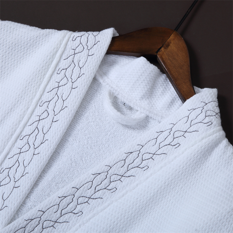 Embroidered Thickening Cotton Bathrobe