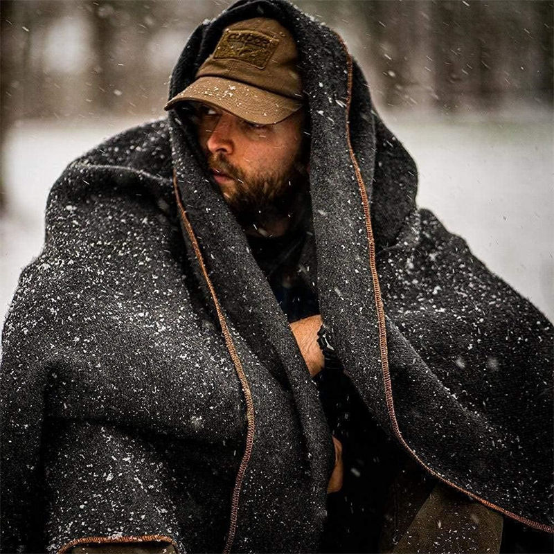 Cozy and Skin-friendly Wool Blanket - Navy