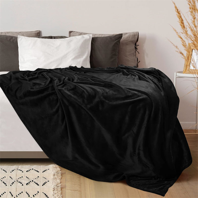 Warm and cozy fleece blanket - At a great price