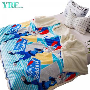 Modern Style Warm Polyester Blanket